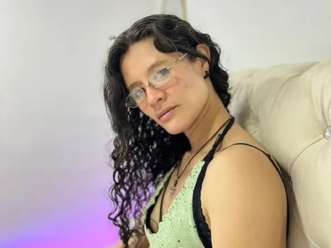 Webcam Sex Model SereneKenner on Live Jasmin